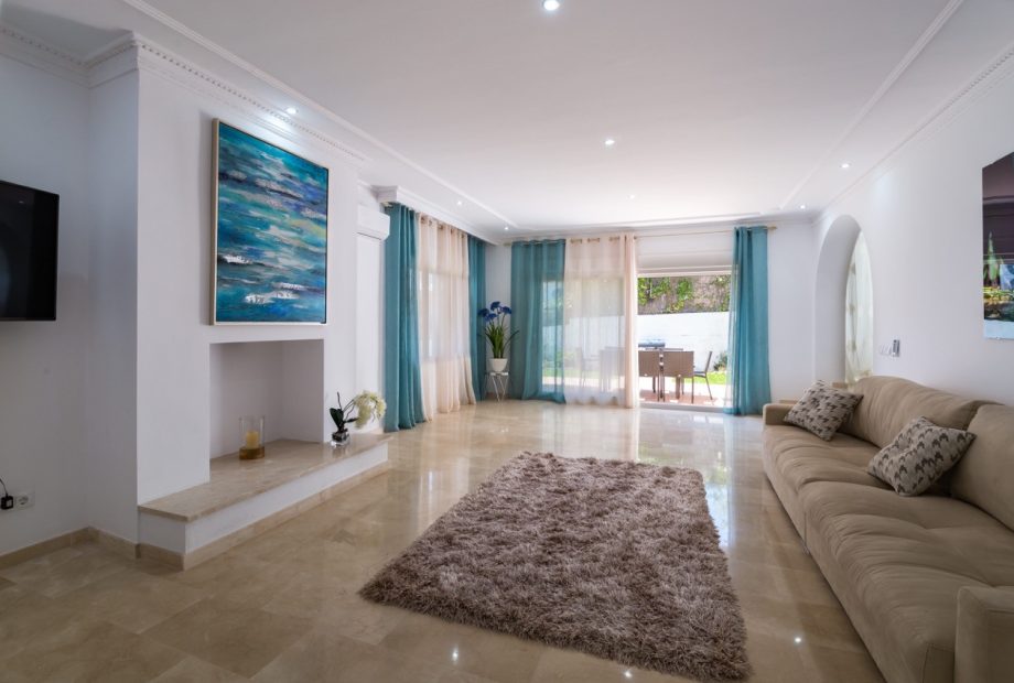 Fully renovated detached villa in Atalaya de Rio Verde,Puerto Banus.