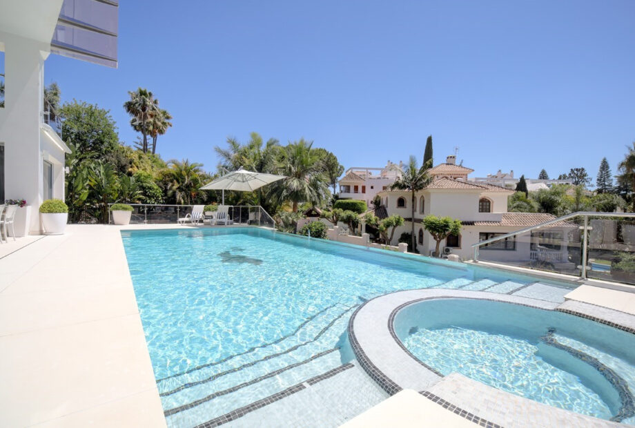 Stunning five-bedroom villa in the exclusive Golf Valley of Nueva Andalucia, Marbella